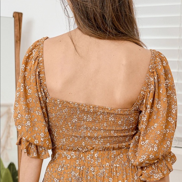 Lulus Golden yellow floral tie front crop top - Picture 3 of 7